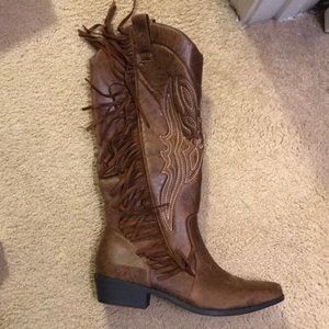 Just fab kelsi size 8.5 cowboy boots w/ tassels